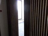 Drzwi drewniane z Orzecha Amerykańskiego. Realizacja w Zielonej Górze. Zdjęcie nr: 4