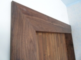 Drzwi drewniane z Orzecha Amerykańskiego. Realizacja w Zielonej Górze. Zdjęcie nr: 2