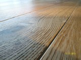 Realizacja podłogi drewnianej w salonie z drewna Dąb szczotkowany, olejowany. Zdjęcie nr: 14