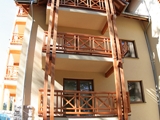 Barierki drewniane. Realizacja w apartamentowcu pod Szrenicą. Zdjęcie nr: 23