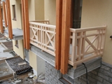 Barierki drewniane. Realizacja w apartamentowcu pod Szrenicą. Zdjęcie nr: 75
