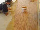 Podłogi drewniane w Salonie Toyoty. Realizacja w Gorzowie Wlkp. Zdjęcie nr: 48