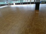 Podłogi drewniane w nowej hali firmy Hearing. Realizacja w Piotrkowie Trybunalskim. Zdjęcie nr: 23