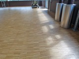 Podłogi drewniane w nowej hali firmy Hearing. Realizacja w Piotrkowie Trybunalskim. Zdjęcie nr: 18
