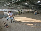 Podłogi drewniane w nowej hali firmy Hearing. Realizacja w Piotrkowie Trybunalskim. Zdjęcie nr: 131