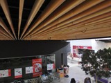 Realizacja sufitów drewnianych w Galerii Bielny we Wrocławiu. Zdjęcie nr: 93