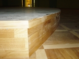 Realizacja podłogi drewnianej w klubie garnizonowym w Jednostce Wojskowej w Świętoszowie. Zdjęcie nr: 4