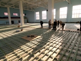 Realizacja parkietów w sali gimnastycznej w Winnicy na Ukrainie. Zdjęcie nr: 36