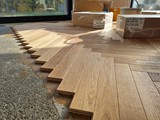 Realizacja podłogi drewnianej w mieszkaniu prywatnym w Zbąszynku. Zdjęcie nr: 6