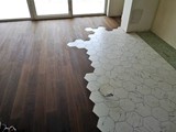 Podłoga drewniana - Dąb wędzony - heksagon. Realizacja w Zielonej Górze. Zdjęcie nr: 35