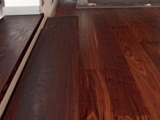 Parkiet - deska z drewna Orzech amerykański. Realizacja podłogi drewnianej w Zielonej Górze. Zdjęcie nr: 16