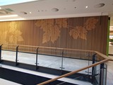 Ściany w drewnie. Realizacja w Focus Mall w Zielonej Górze. Zdjęcie nr: 3